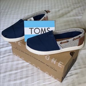 Toms girls slip ons